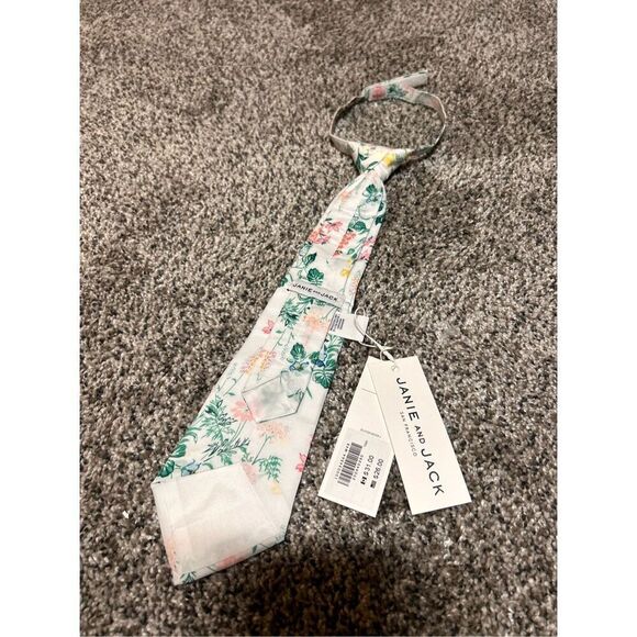 Janie and Jack boys floral neck tie size 2-5. C2-14 (2) - Picture 2 of 3